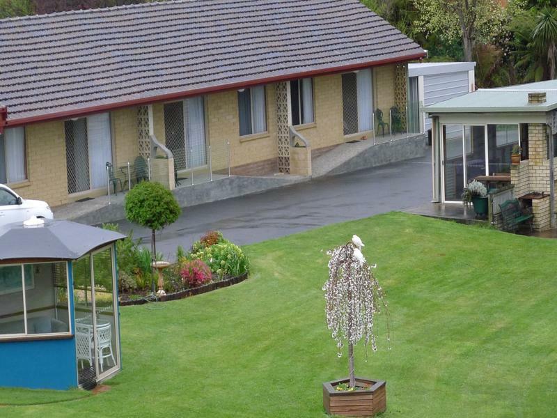 Willaway Motel Apartments Ulverstone Exterior photo